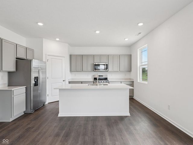 50 Benfield Drive, Whiteland, IN 46184