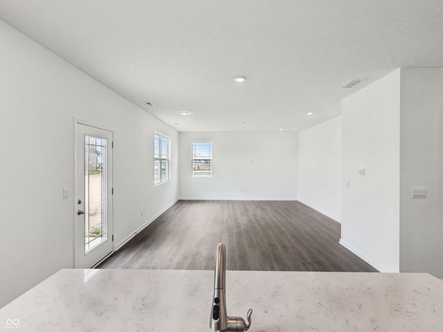 50 Benfield Drive, Whiteland, IN 46184