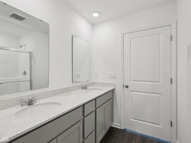 50 Benfield Drive, Whiteland, IN 46184