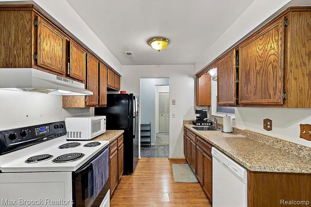 37958 Dor Sal Drive, Sterling Heights, MI 48312