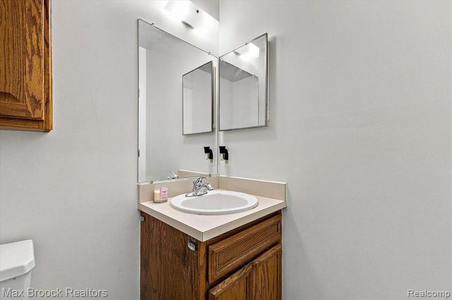 37958 Dor Sal Drive, Sterling Heights, MI 48312