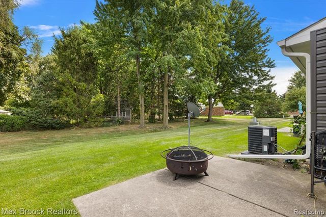 37958 Dor Sal Drive, Sterling Heights, MI 48312