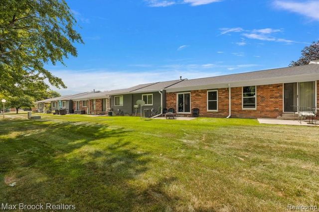 37958 Dor Sal Drive, Sterling Heights, MI 48312