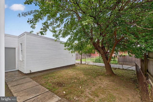 623 E CHESTNUT ST, Lancaster, PA 17602