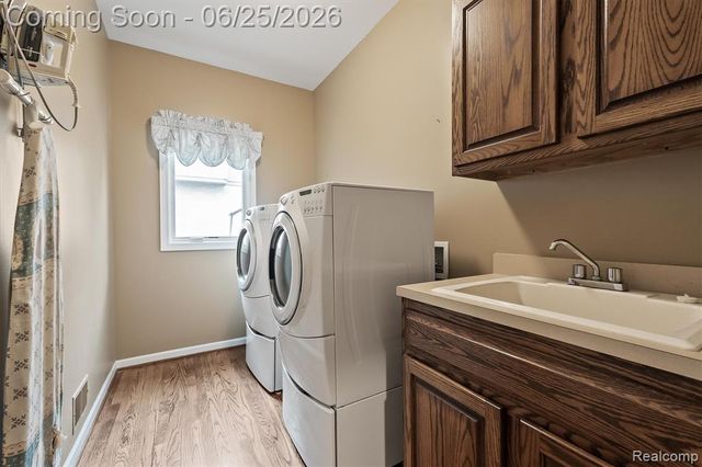 3612 Sleepy Fox Drive, Rochester Hills, MI 48309