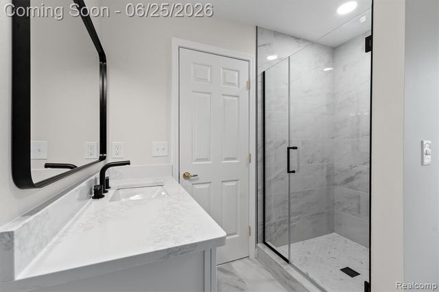 3612 Sleepy Fox Drive, Rochester Hills, MI 48309
