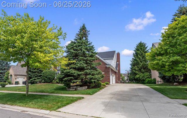 3612 Sleepy Fox Drive, Rochester Hills, MI 48309