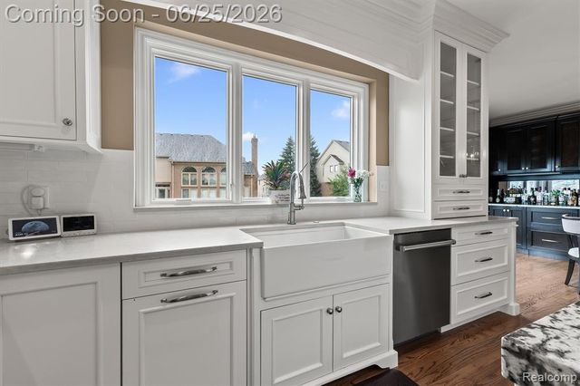 3612 Sleepy Fox Drive, Rochester Hills, MI 48309
