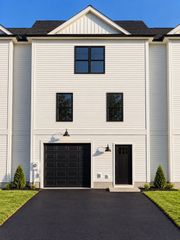 142 Cranberry Hwy, Rochester, MA 02770