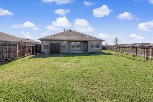 724 Basteen Lane, Justin, TX 76247