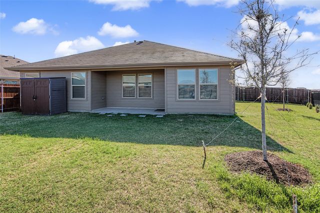 724 Basteen Lane, Justin, TX 76247