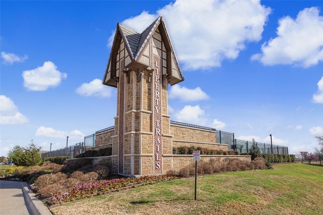 724 Basteen Lane, Justin, TX 76247