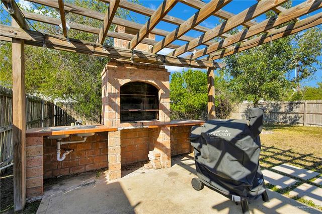 1704 Kumquat Avenue, Pharr, TX 78577