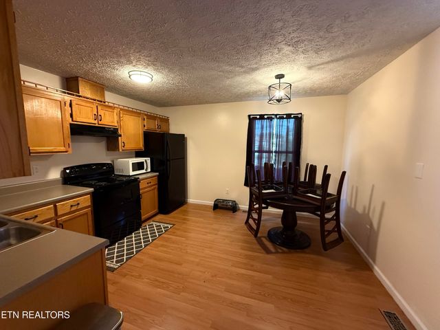 7913 Morgan Co Hwy, Sunbright, TN 37872