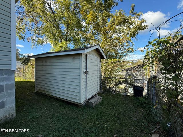 7913 Morgan Co Hwy, Sunbright, TN 37872