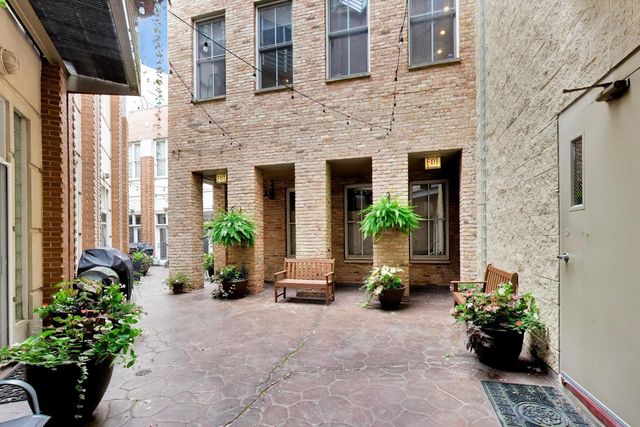 1235 W George Street 106, Chicago, IL 60657