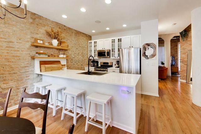 1235 W George Street 106, Chicago, IL 60657