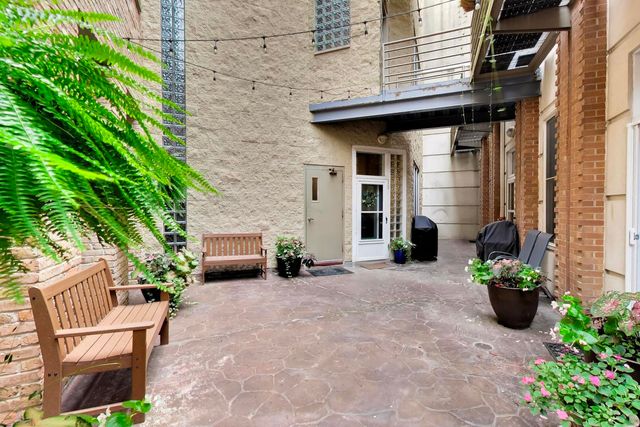 1235 W George Street 106, Chicago, IL 60657