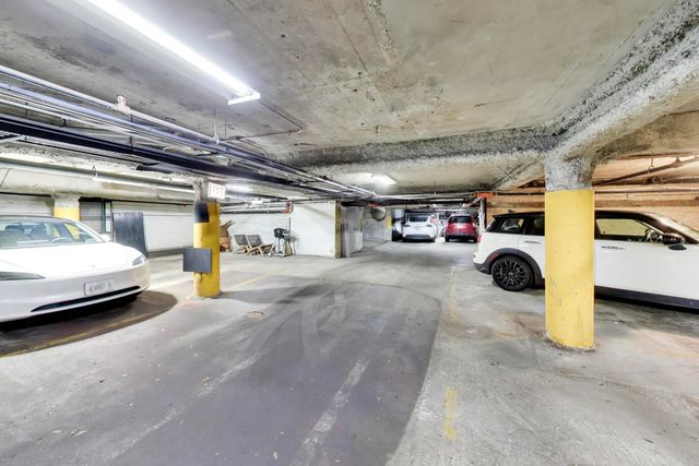 1235 W George Street 106, Chicago, IL 60657