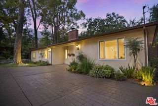 2452 N Altadena Drive, Altadena, CA 91001