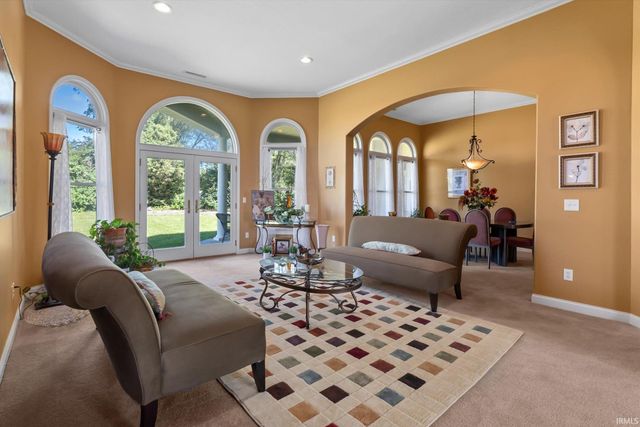 5813 Wayne Trace, Fort Wayne, IN 46816