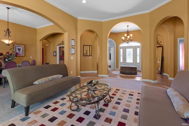 5813 Wayne Trace, Fort Wayne, IN 46816
