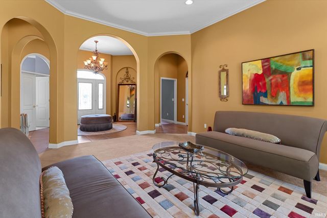 5813 Wayne Trace, Fort Wayne, IN 46816