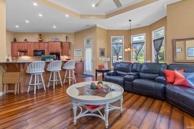 5813 Wayne Trace, Fort Wayne, IN 46816