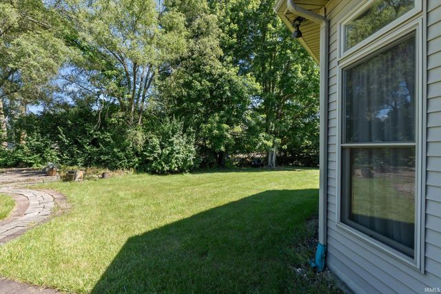 5813 Wayne Trace, Fort Wayne, IN 46816