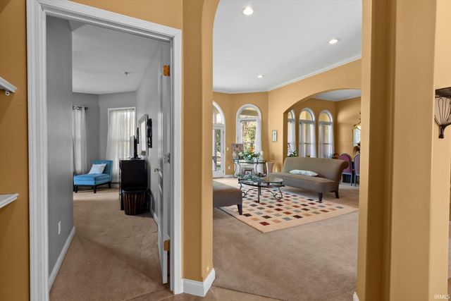 5813 Wayne Trace, Fort Wayne, IN 46816