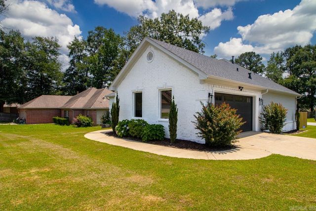3201 McKensie Drive, Benton, AR 72015