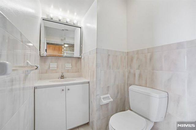 364 PALISADE Avenue 5E, Cliffside Park, NJ 07010