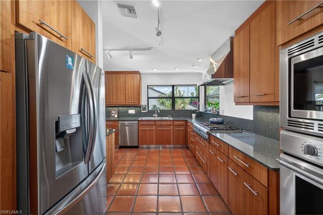 13290 Electron DR, Fort Myers, FL 33908