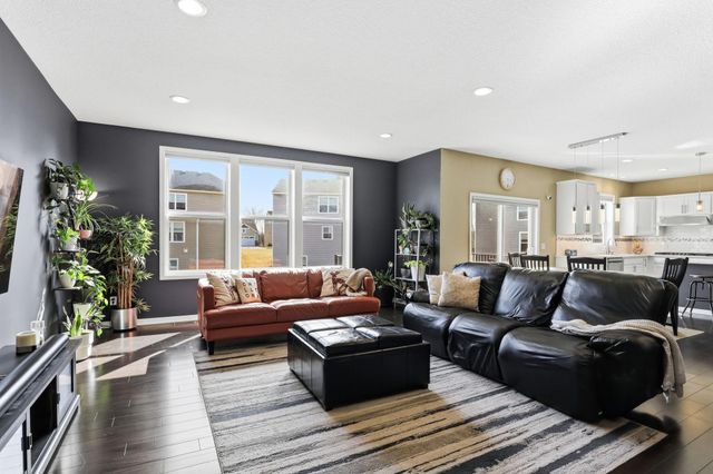 671 Devine Drive, New Brighton, MN 55112