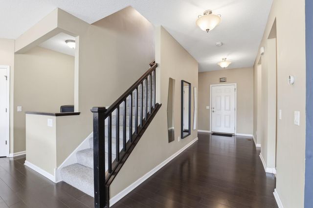 671 Devine Drive, New Brighton, MN 55112