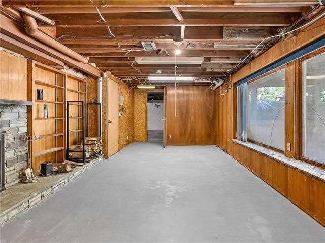 1084 Cherry Hill Lane, Webster, NY 14580