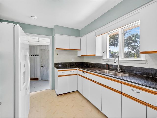 1084 Cherry Hill Lane, Webster, NY 14580