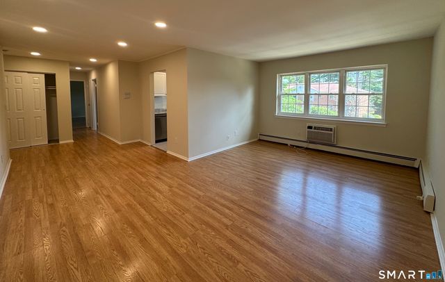 1070 New Haven Avenue 72, Milford, CT 06460