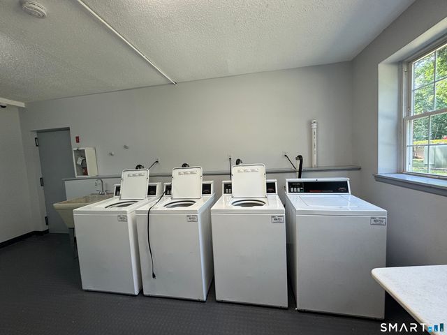 1070 New Haven Avenue 72, Milford, CT 06460