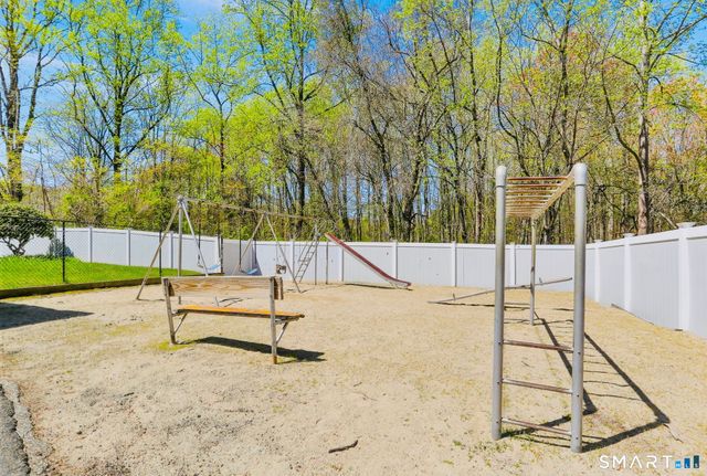 1070 New Haven Avenue 72, Milford, CT 06460