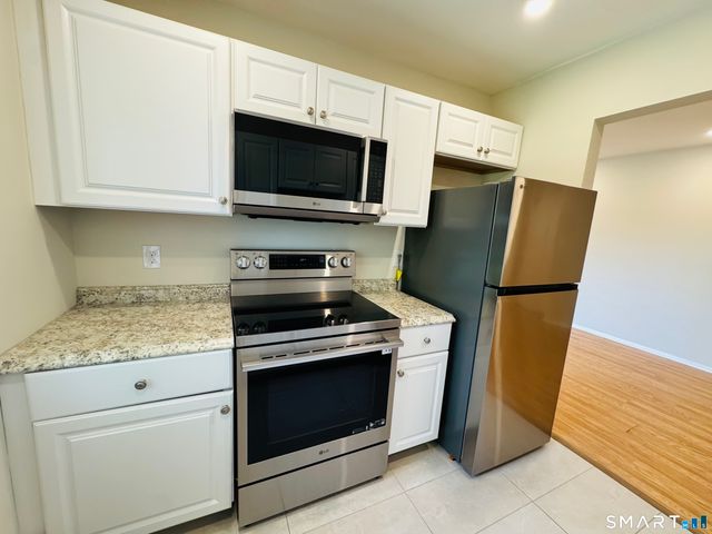 1070 New Haven Avenue 72, Milford, CT 06460