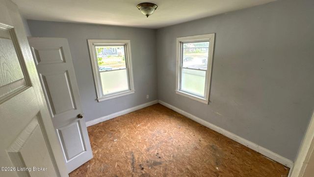 4715 S 1st St, Louisville, KY 40214