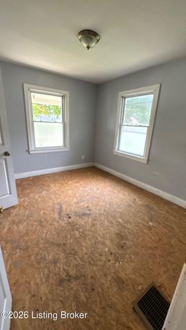 4715 S 1st St, Louisville, KY 40214