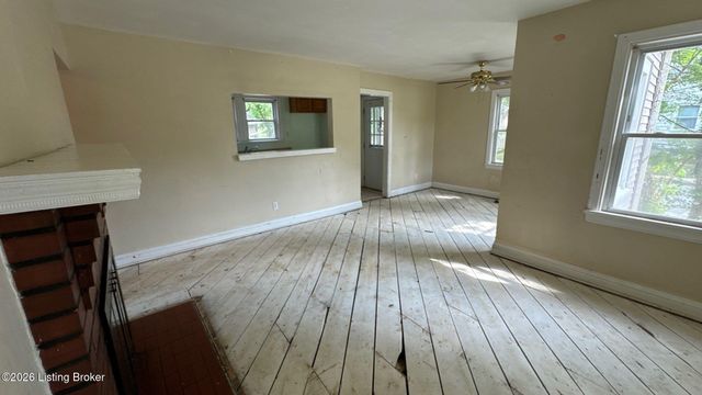 4715 S 1st St, Louisville, KY 40214