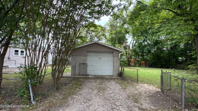 4715 S 1st St, Louisville, KY 40214