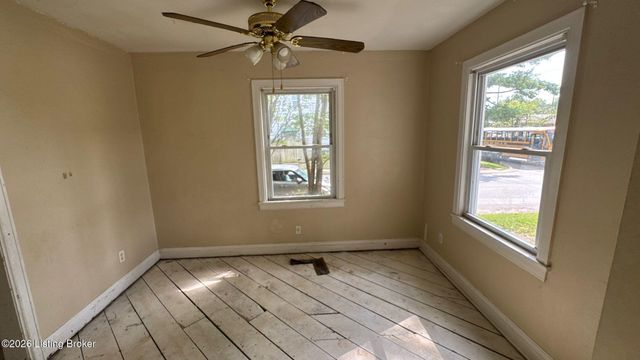 4715 S 1st St, Louisville, KY 40214
