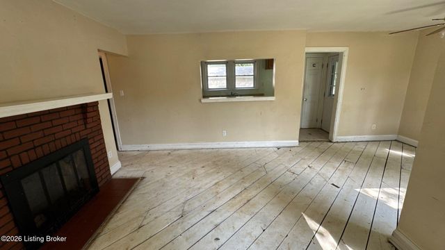 4715 S 1st St, Louisville, KY 40214