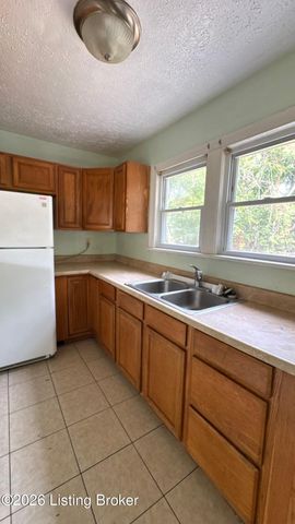 4715 S 1st St, Louisville, KY 40214