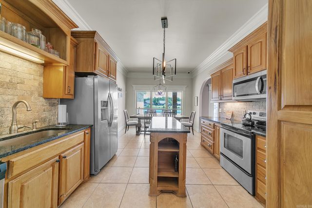 2415 Lakewood Circle, Cabot, AR 72023