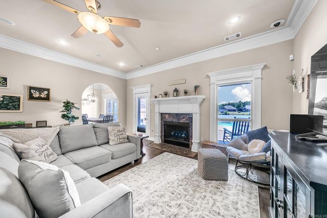 2415 Lakewood Circle, Cabot, AR 72023